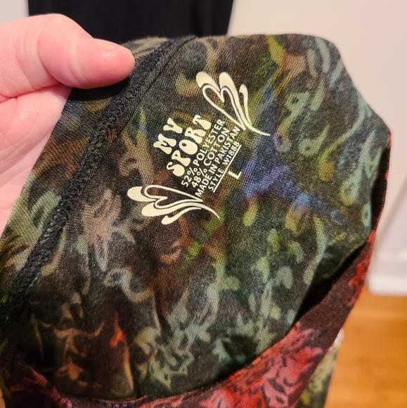 BNWT Tye dye inspired Pacific Whale Foundation tee - Picture 3 of 3